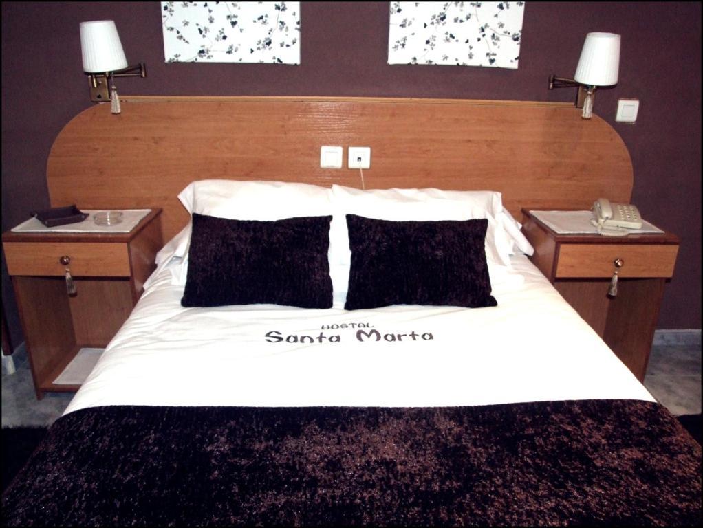 Hostal Santa Marta อารันเควซ ภายนอก รูปภาพ